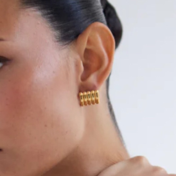 CLEMMIE GOLD  STUD EARRINGS - Picture 4 of 5
